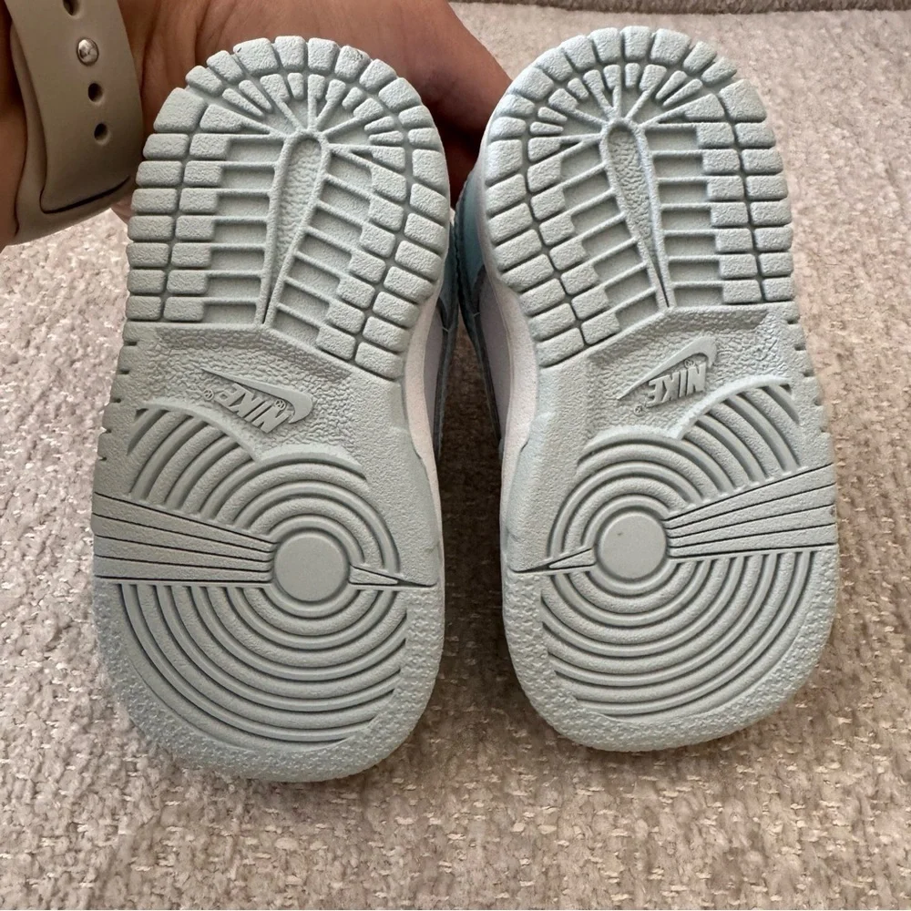 NEW Nike Baby Dunk Low White and Glacier Blue Size 4